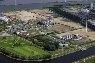 Im Chemiepark in Delfzijl in den Niederlanden soll die neue Anlage entstehen (Foto: BioBTX)