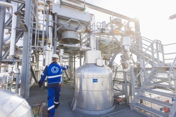 Soll umgebaut und wieder hochgefahren werden: die Pyrolyseanlage im Rotterdamer Hafen (Foto: Pryme Cleantech)