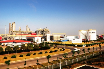 BASF-Anlage am chinesischen Standort Caojing (Foto: BASF)