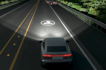 Neuester Beleuchtungsgag: auf die Straße projizierte Zeichen für Hindernisse und Verkehrsschilder (Foto: Hyundai Mobis)