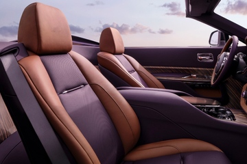 Beschichtungen für Kunstleder und Kunststoffoberflächen im Automobilinnenraum gehören zum Portfolio von Stahl (Foto: Stahl)