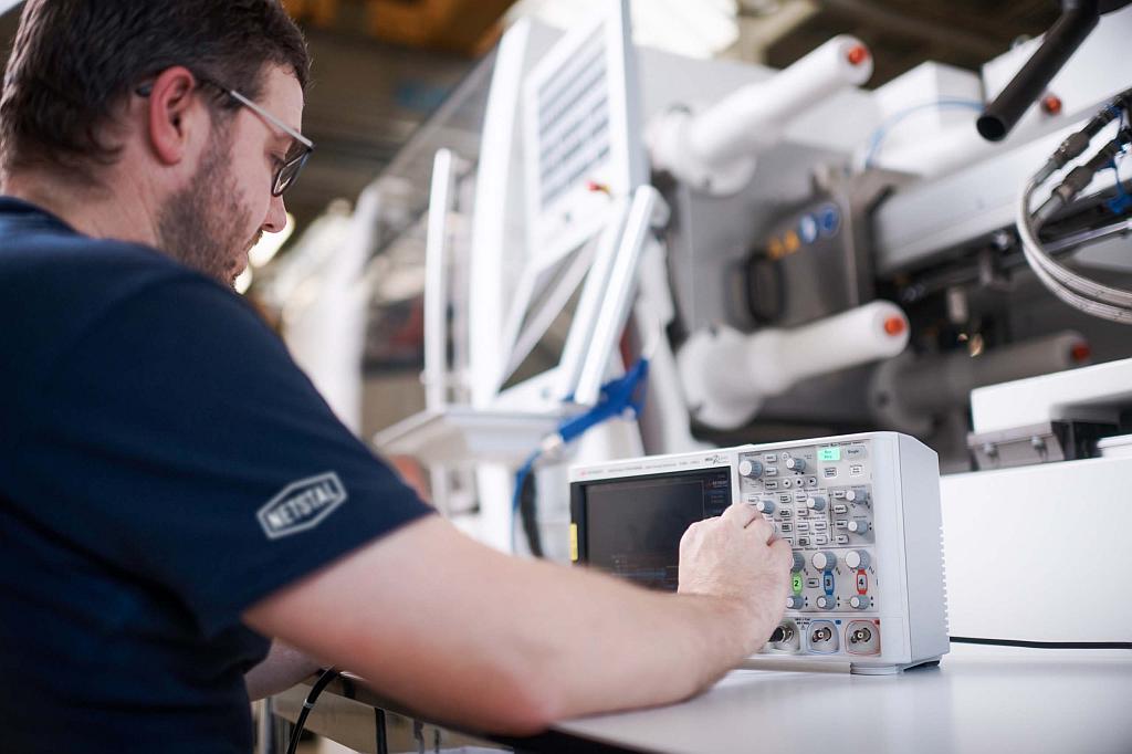Netstal: Akkreditierte Maschinenkalibrierungen als Dienstleistung