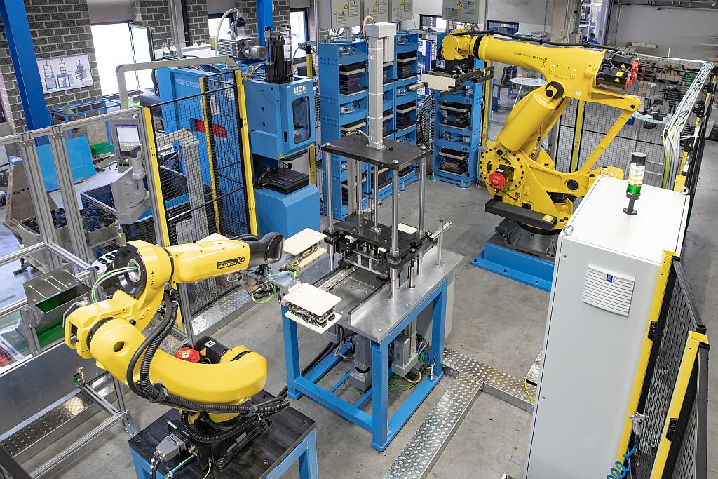 LWB-Steinl: Elastomerspritzgießen automatisiert und flexibel